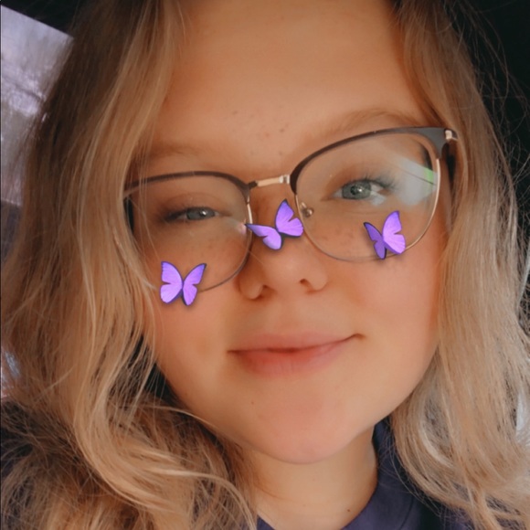 Meet your Posher, Katie - Picture 1 of 1